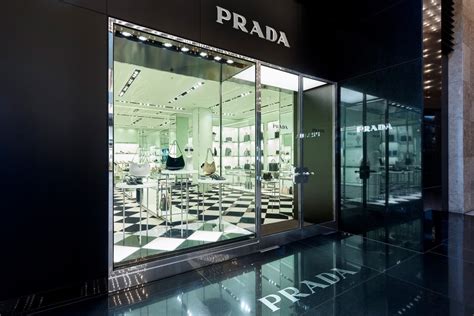 prada crown